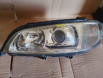 Přední světla Opel Omega C xenony