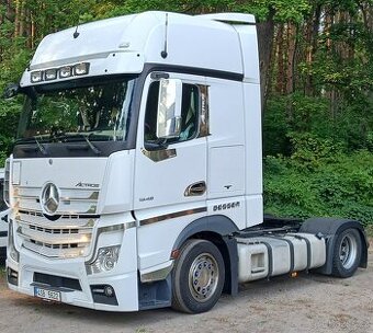 Mercedes Actros