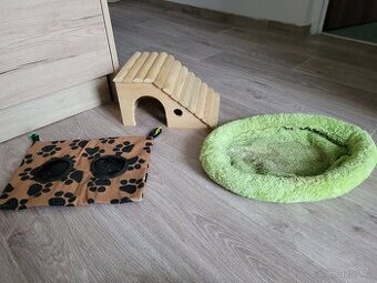 Pěkné potřeby ro menší hlodavce,seník,domeček, pelíšek