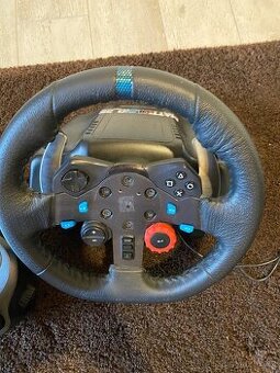 Herní sestava Logitech g29 driving force + řadící páka