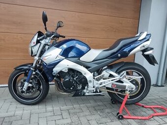 Suzuki GSR 600
