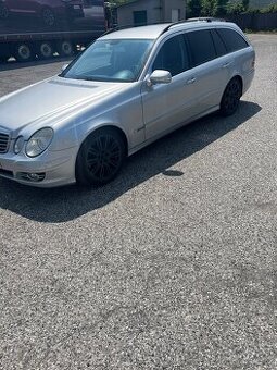 Mercedes-Benz W211 AVANTGARDE E320 CDI 165kw 4Matic