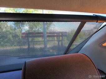 Predam na BMW e39 elektrickú sťahovaciu roletu komplet