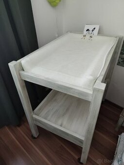 Přebalovací pult masiv + podložka Ikea