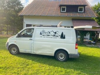 Volkswagen T5 obytný transportér – svoboda na čtyřech kolech