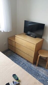 Dnes k prodeji 2 noční stolky a jeden šuplík dohromady .