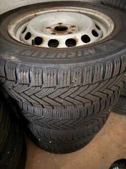 Prodám novou zimní sadu kol s pneu 195/65R15