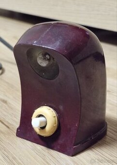 Retro bakelitová stolní lampička