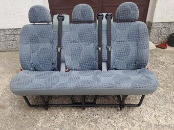 Ford Transit trojsedačka