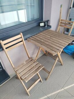 Zahradní stůl a 2 židle model Askholmen od značky Ikea