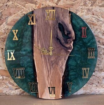 Nástěnné hodiny ze dřeva a epoxidu - 1