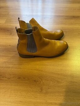 Tamaris Chelsea kotníkové boty – pravá kůže – vel. 44