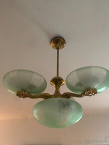 Secesní mosazný lustr po renovaci