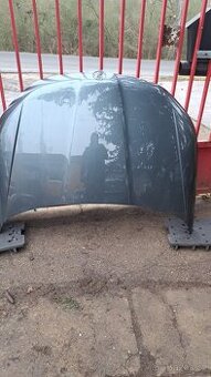 Skoda kodiaq Predni kapota lehke poskozeni na prave strane n