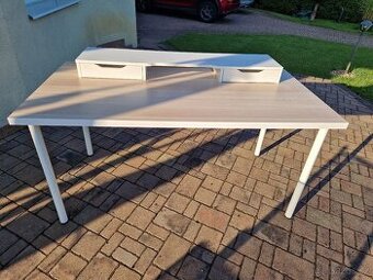 Pracovní - počítačový stůl studentský