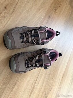 Prodám dámské turistické boty KEEN TARGHEE IV WP W vel. 38,5