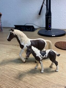 Schleich Klisna s hříbětem + samotné hříbě + ohrada zdarma