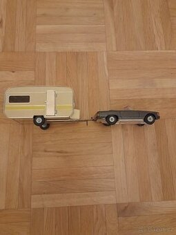 Plechové retro hračky