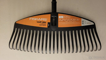 Zahradni hrabe vc.nasady Fiskars Solid L, zaber 53cm