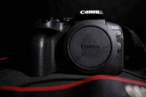 Canon R10 (tělo)