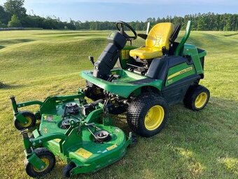 Rotační sekačka John Deere 1550