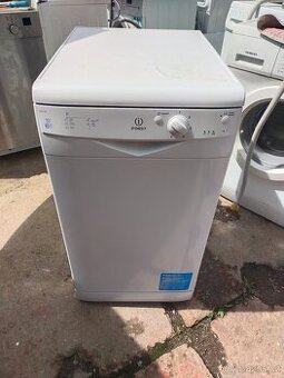 Prodám myčku Indesit--45cm--- Zdarma Dovezu