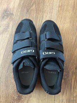 Cyklotretry GIRO vel.40