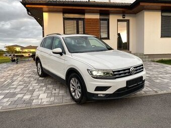 Tiguan 2.0tdi 4x4-serviska,led světla,panorama