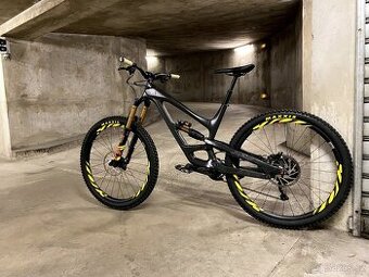 YT Capra CF Pro Race 29