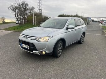 Mitsubishi Outlander 3 2015 2.2d 110kw 7mist 4x4 automat kam