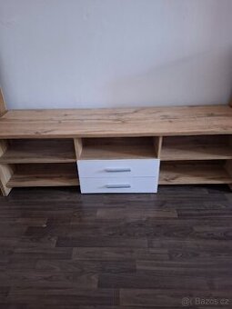 Tv stolek