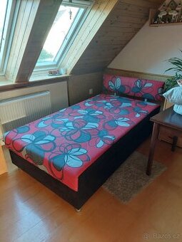 Válenda s úložným prostorem