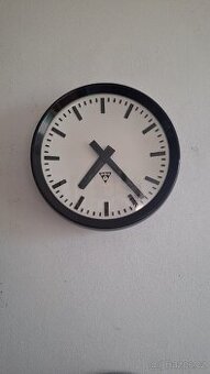 Luxusni retro hodiny Pragotron