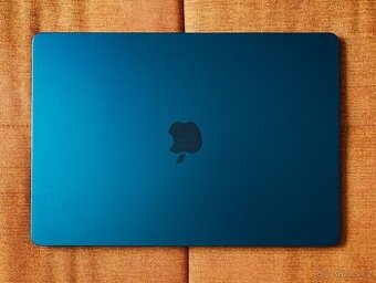Apple MacBook Air, M2, 15" display, 8GB RAM, 512GB SSD