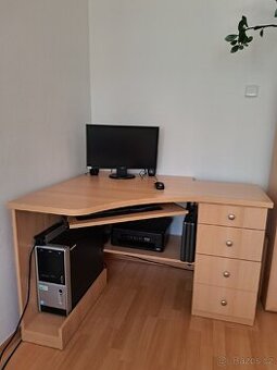 Rohový PC psací stůl
