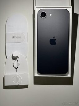 iPhone 16e 128GB + záruka 100% baterie (Airpods zdarma)