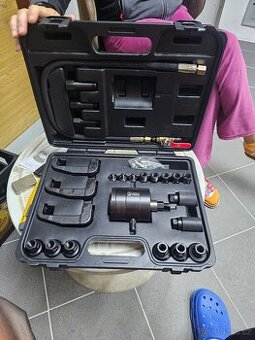 Pneumatická sada na demontáž vstřikovačů