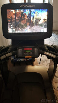 Běhací pás Life Fitness