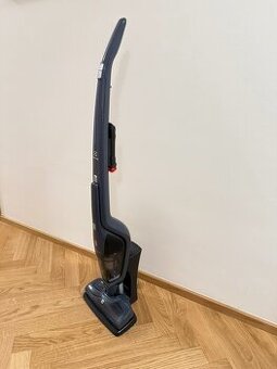 Tycovy vysavac . Electrolux Ergorapido 2in1 - ZB3301