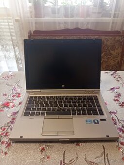 Hp elitebook 8470p na náhradní díly.