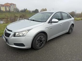Chevrolet Cruze Sedan LS – 1.6 91 kW – rok 2011 – 151 000 km