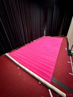 Růžový koberec 3,5x7,5