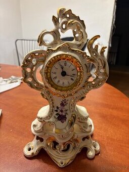 Starožitné porcelánové hodiny