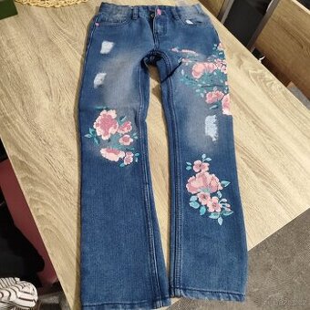 Krásně dívčí rifle s kytičkami vel. 140, TOPSTAV