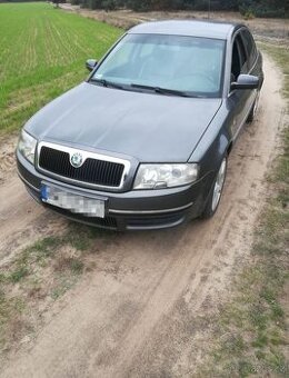 Koupím Superb 1 - šedá metalíza 9152