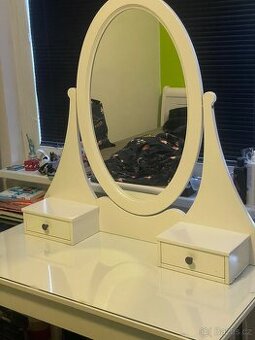 paletka, kosmetický stolek