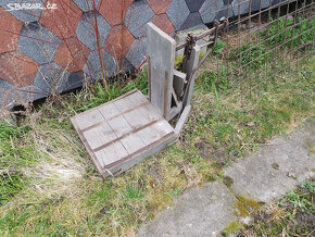 Decimálka, starší poničená.