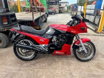 Kawasaki GPz 900 R