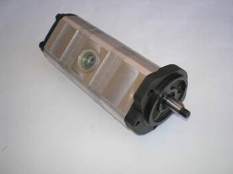 Čerpadlo na minibagr JCB 8018