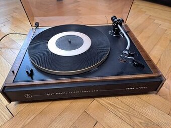 Gramofon TESLA NC 430